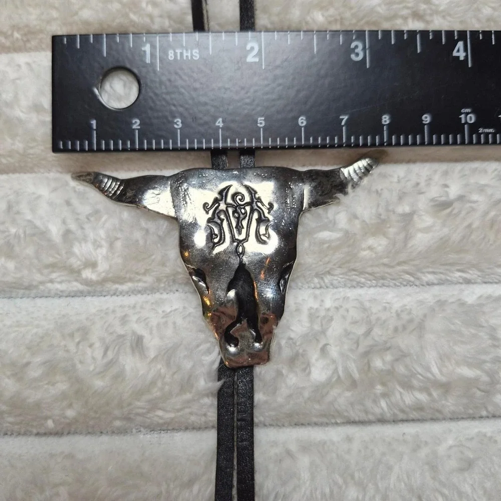 Men Silver Tone Bull Skull Bolo Tie Western Cowboy Black Cord Southwestern Style